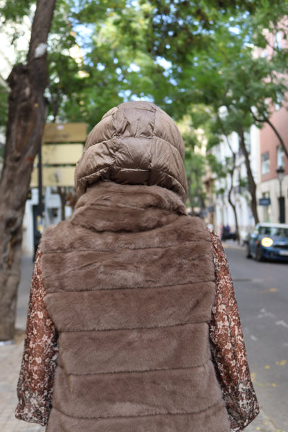 CHALECO MARTINA TAUPE