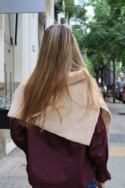 PONCHO CORTO BEIGE CLARO
