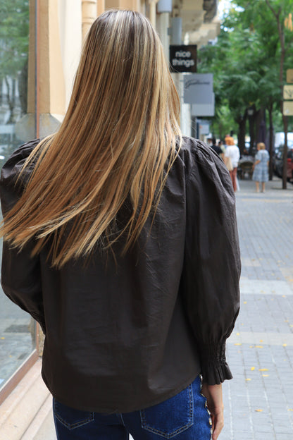 CAMISA CUELLO FRUNCIDO CHOCOLATE