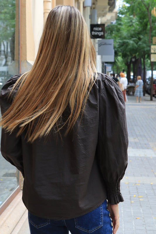 CAMISA CUELLO FRUNCIDO CHOCOLATE