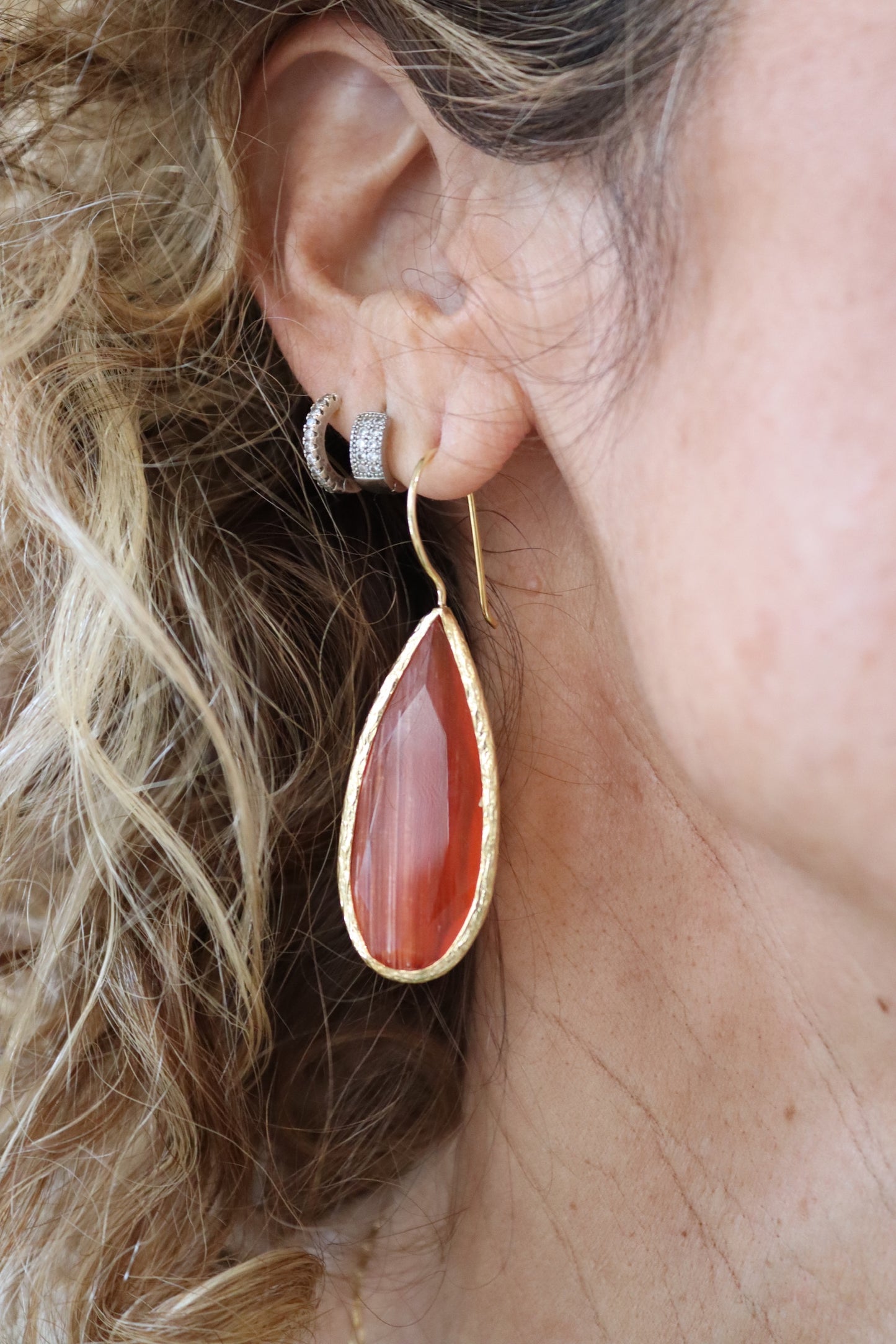 PENDIENTE LAGRIMA NARANJA