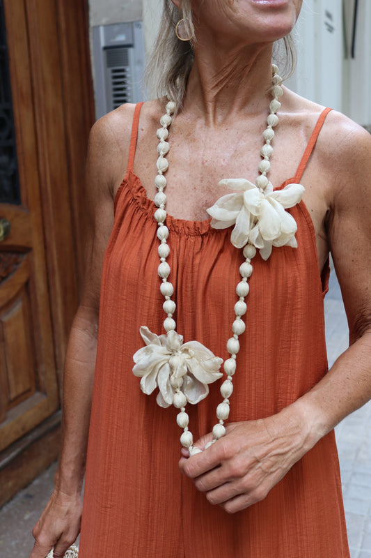 COLLAR FLOR BEIGE