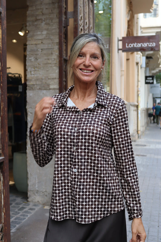 CAMISETA PUNTO ESTAMPADA MARRÓN