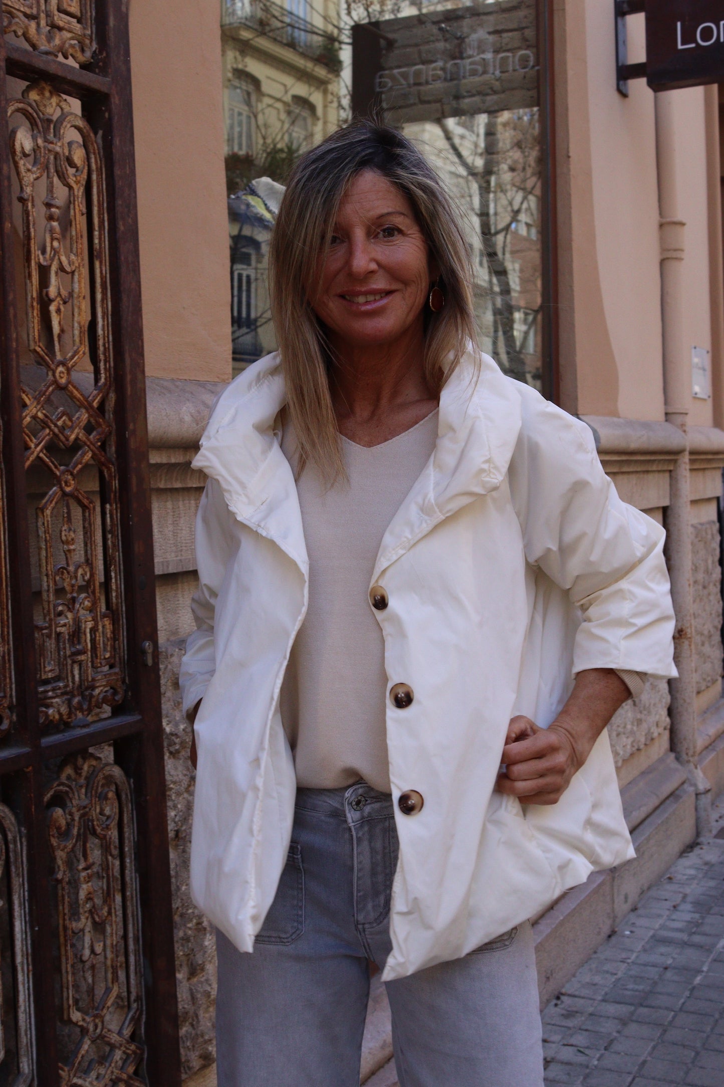 GABARDINA CORTA MERY BLANCA