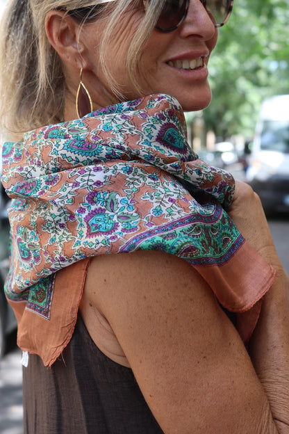 PAÑUELO SEDA ESTAMPADO UNICO