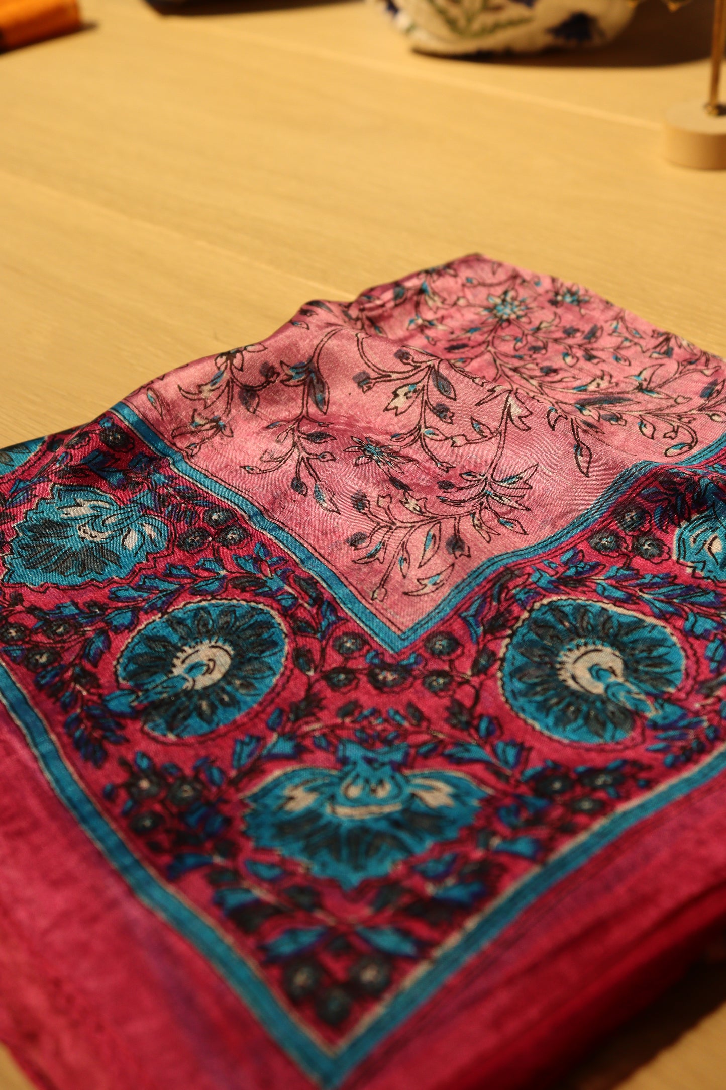 PAÑUELO SEDA ROSAS