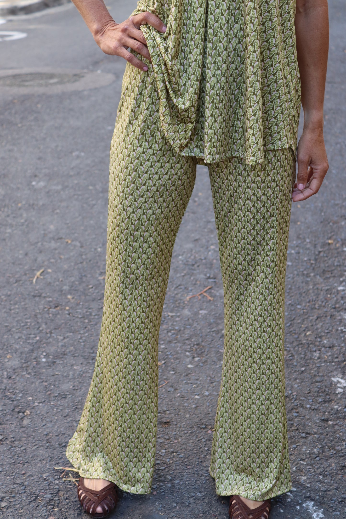 PANTALON CAMPANA MENORCA PISTACHO