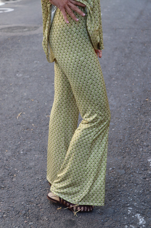 PANTALON CAMPANA MENORCA PISTACHO