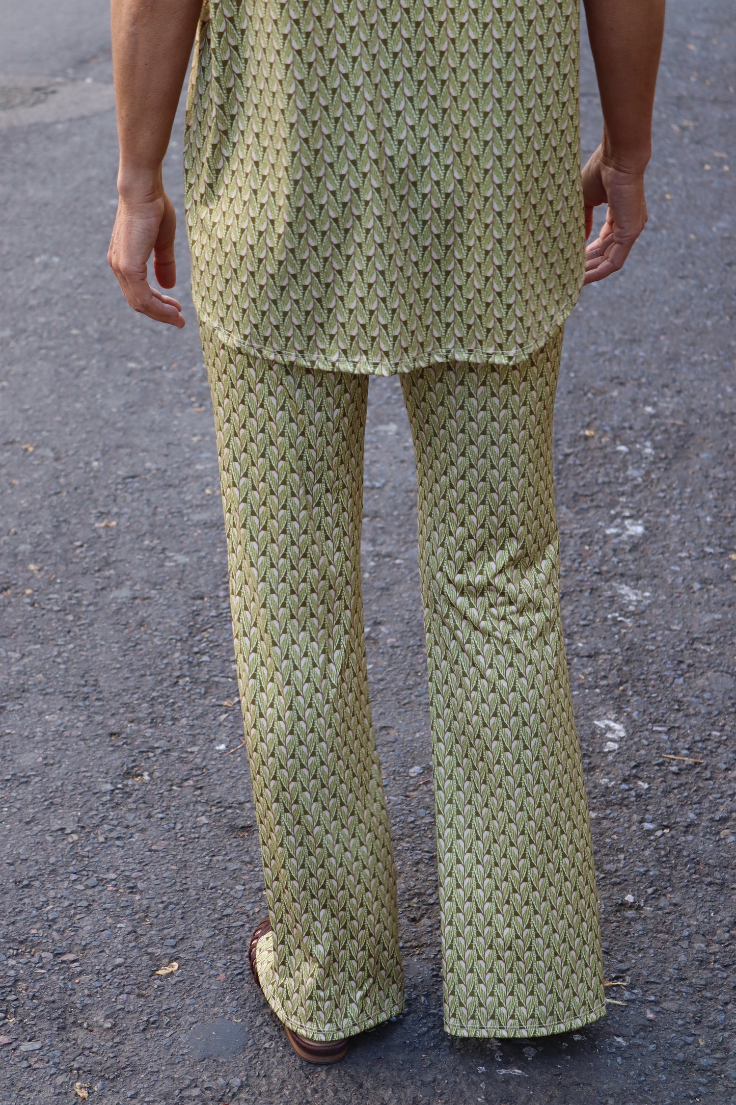PANTALON CAMPANA MENORCA PISTACHO