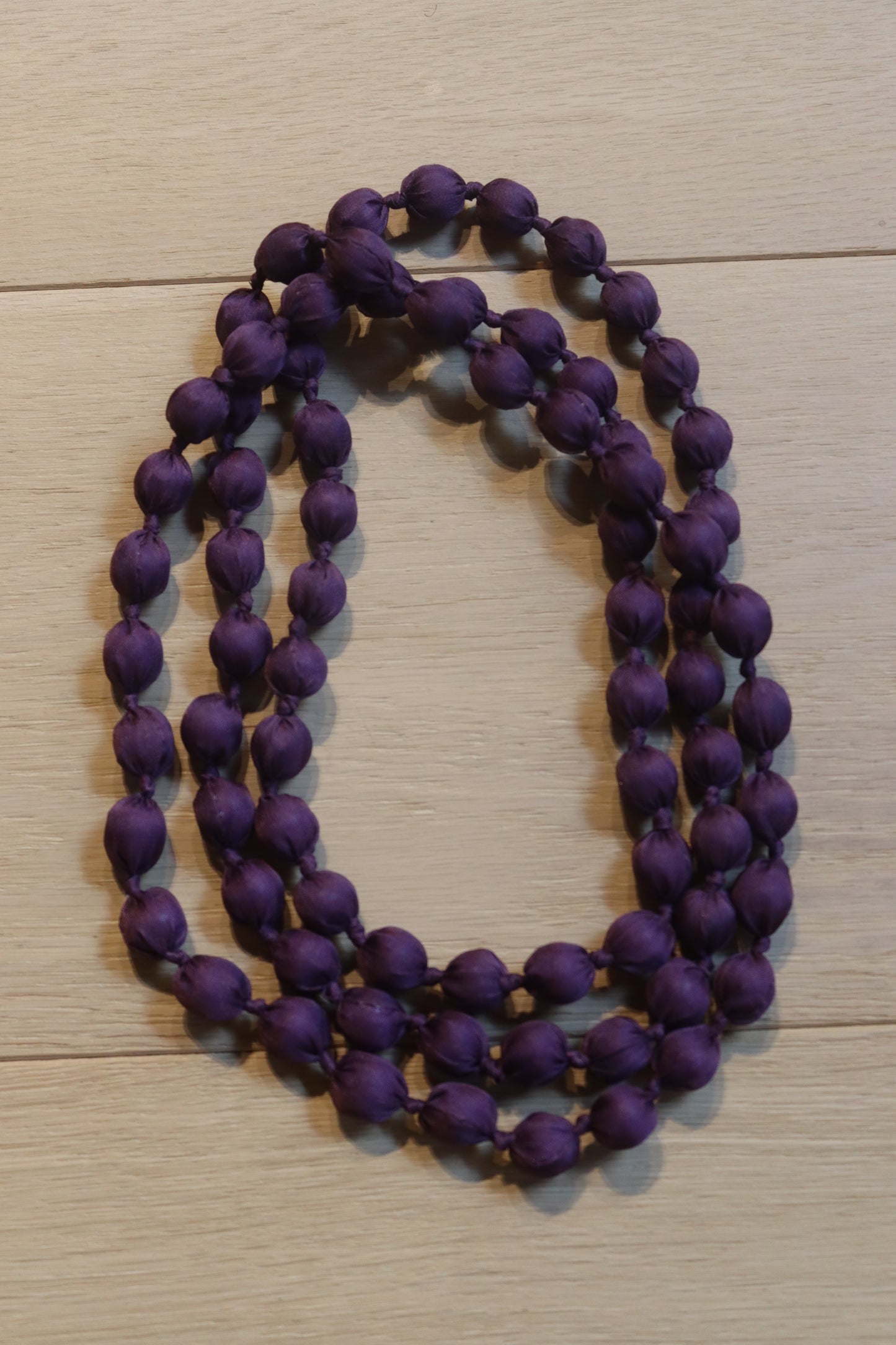 COLLAR NATALIA BERENJENA