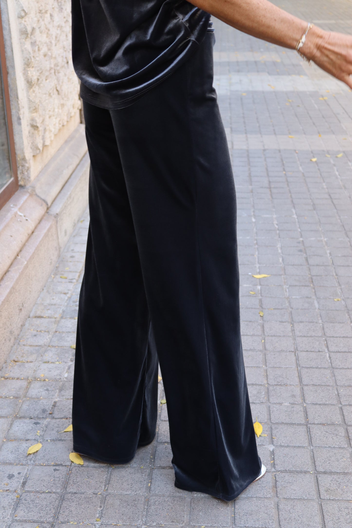 PANTALÓN RECTO TERCIOPELO GRIS