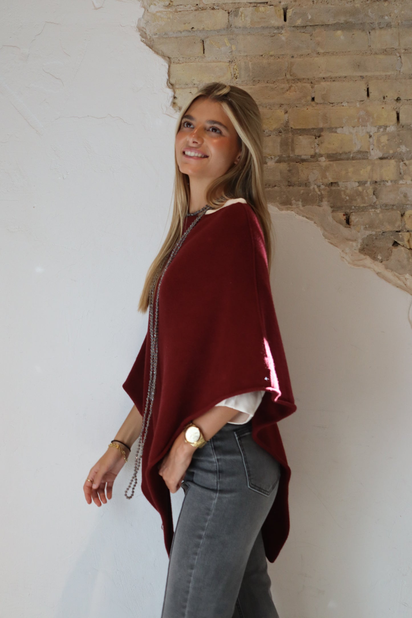 PONCHO LETI VINO