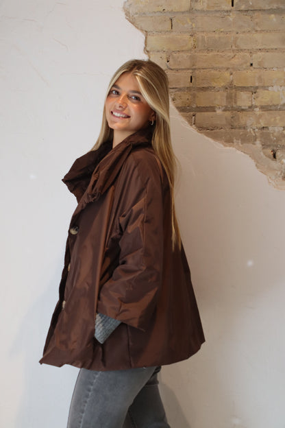 PARKA CORTA MARRÓN CHOCOLATE