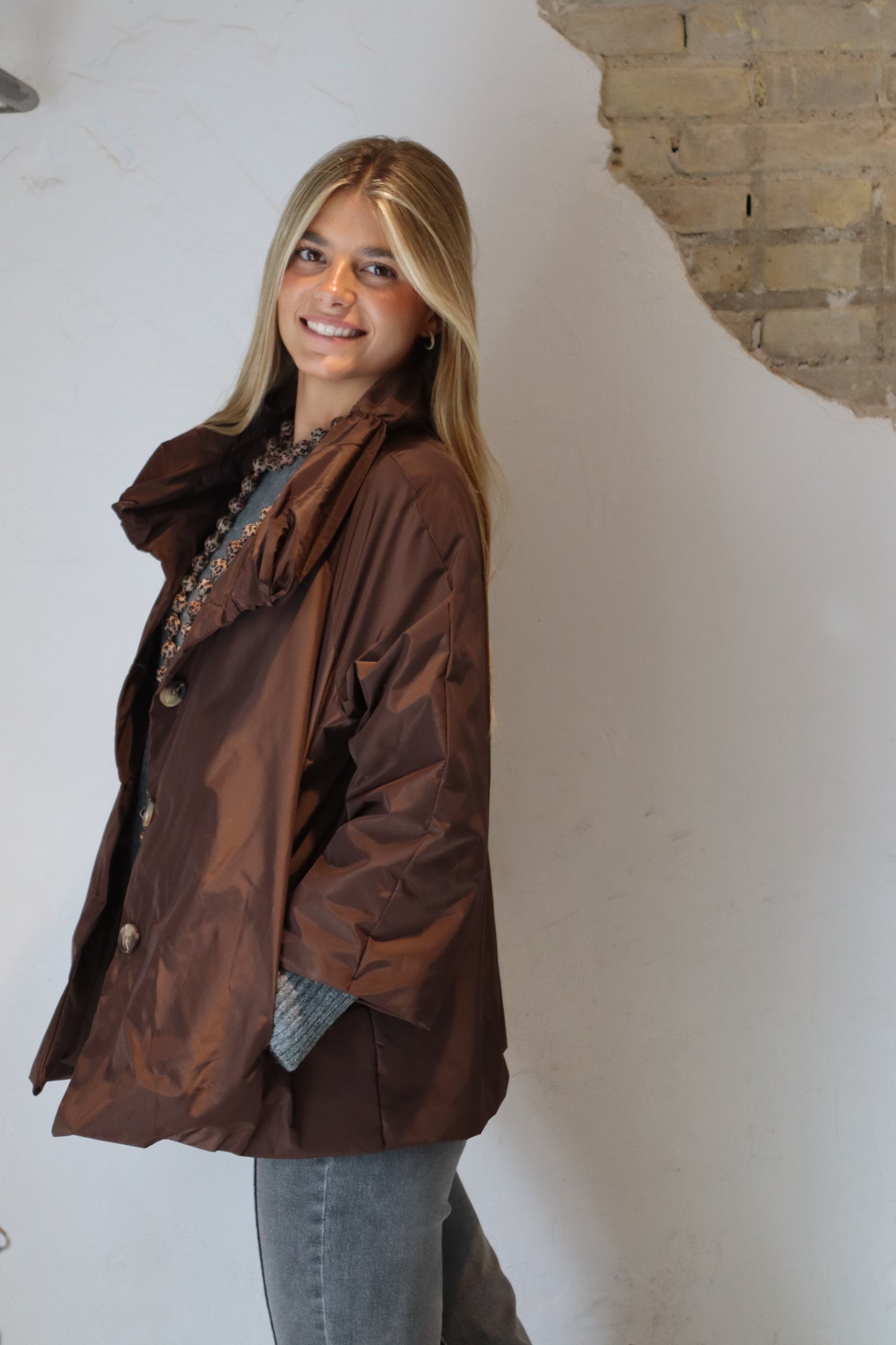 PARKA CORTA MARRÓN CHOCOLATE