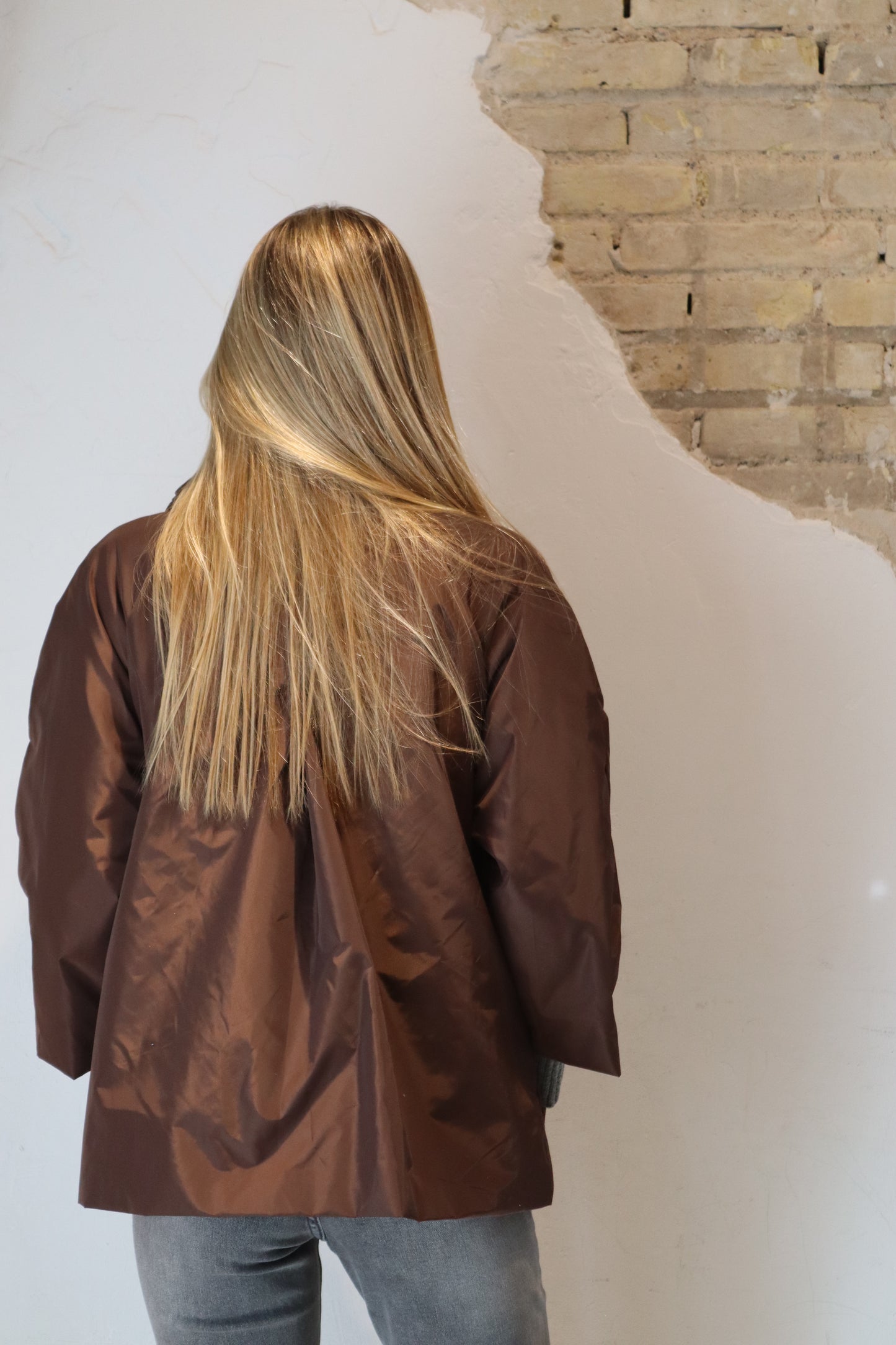 PARKA CORTA MARRÓN CHOCOLATE