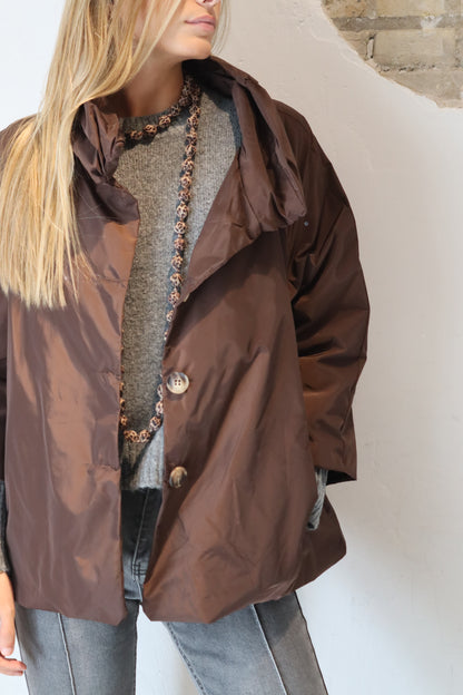 PARKA CORTA MARRÓN CHOCOLATE