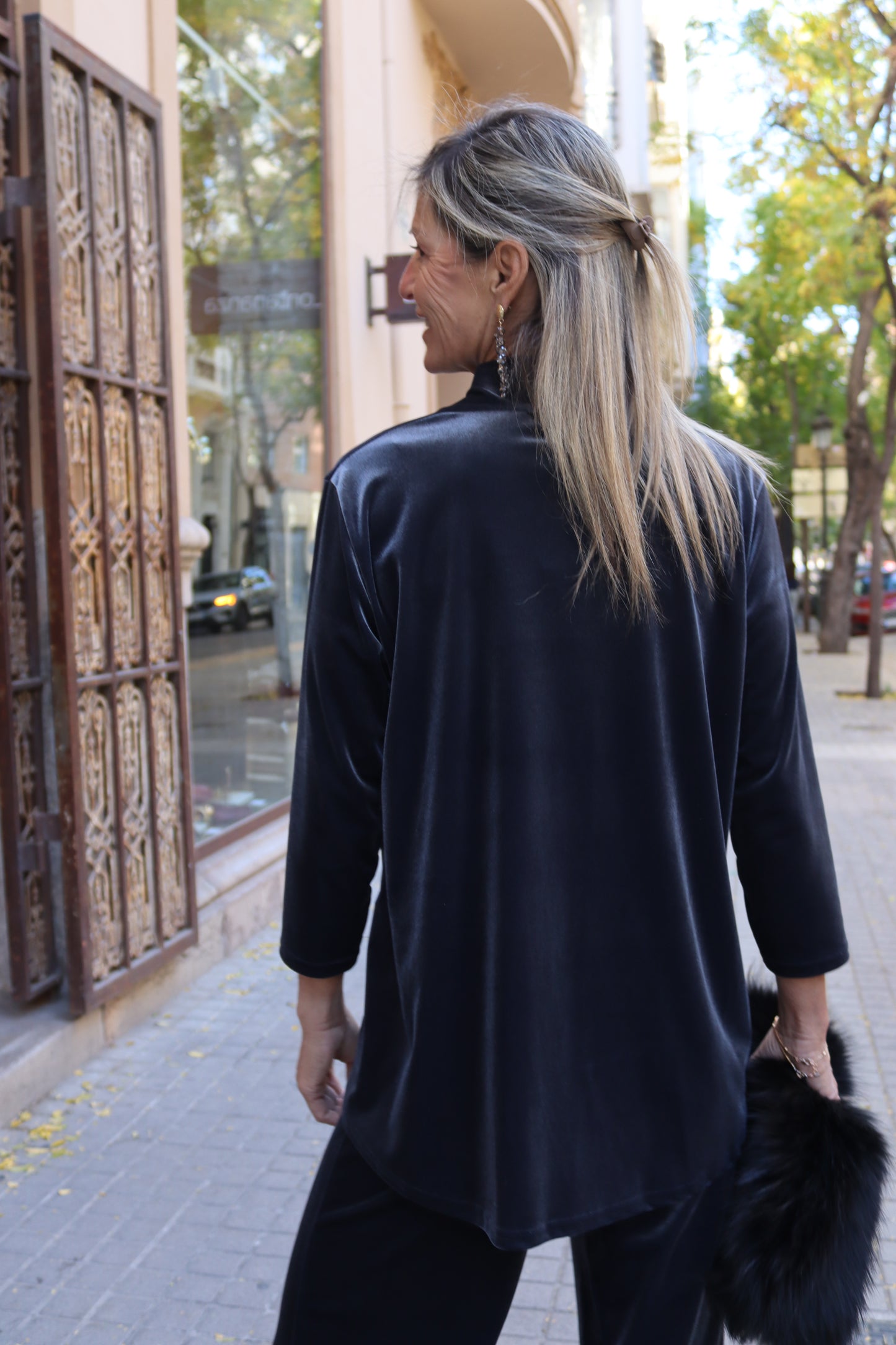BLUSA TERCIOPELO GRIS