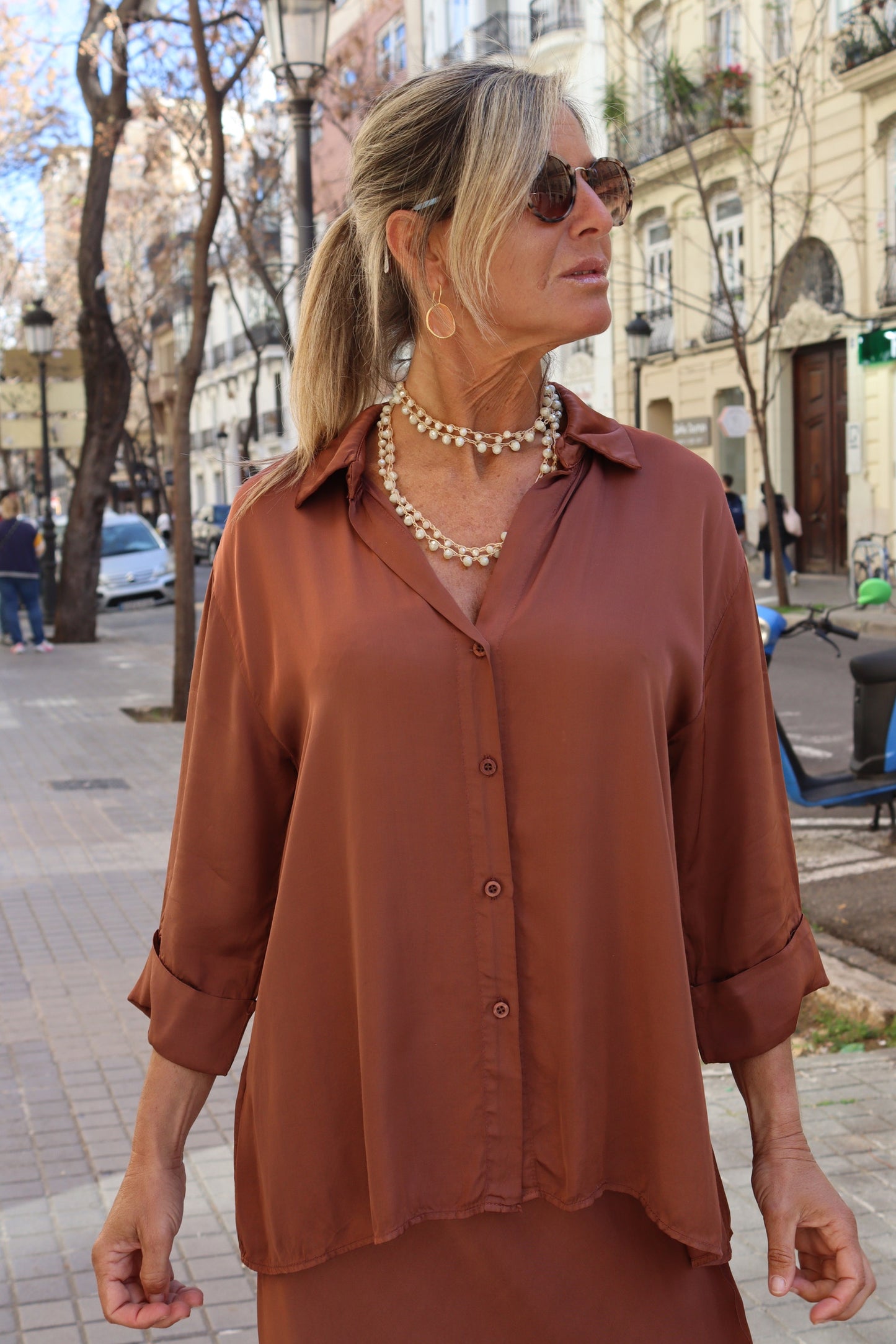 CAMISA MONACO MARRÓN