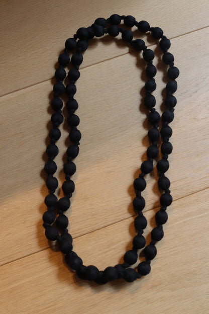 COLLAR BOLAS NEGRO