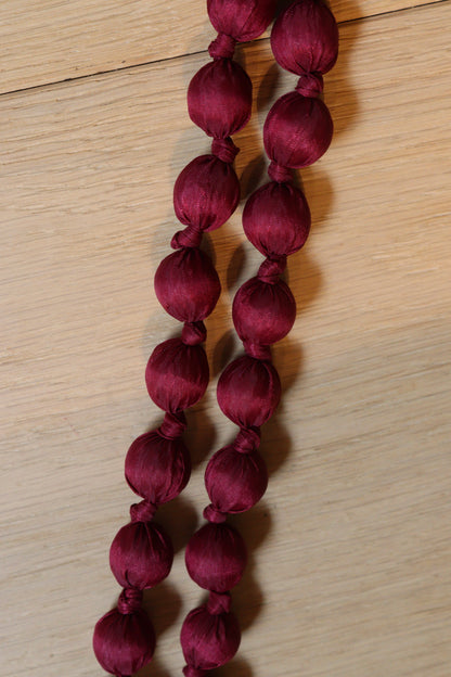 COLLAR BOLAS VINO