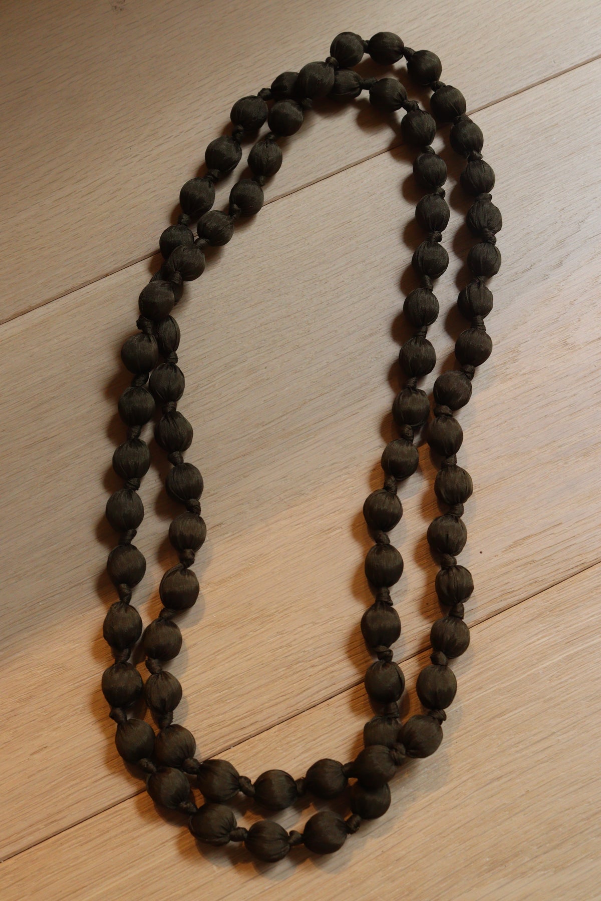 COLLAR BOLAS VERDE