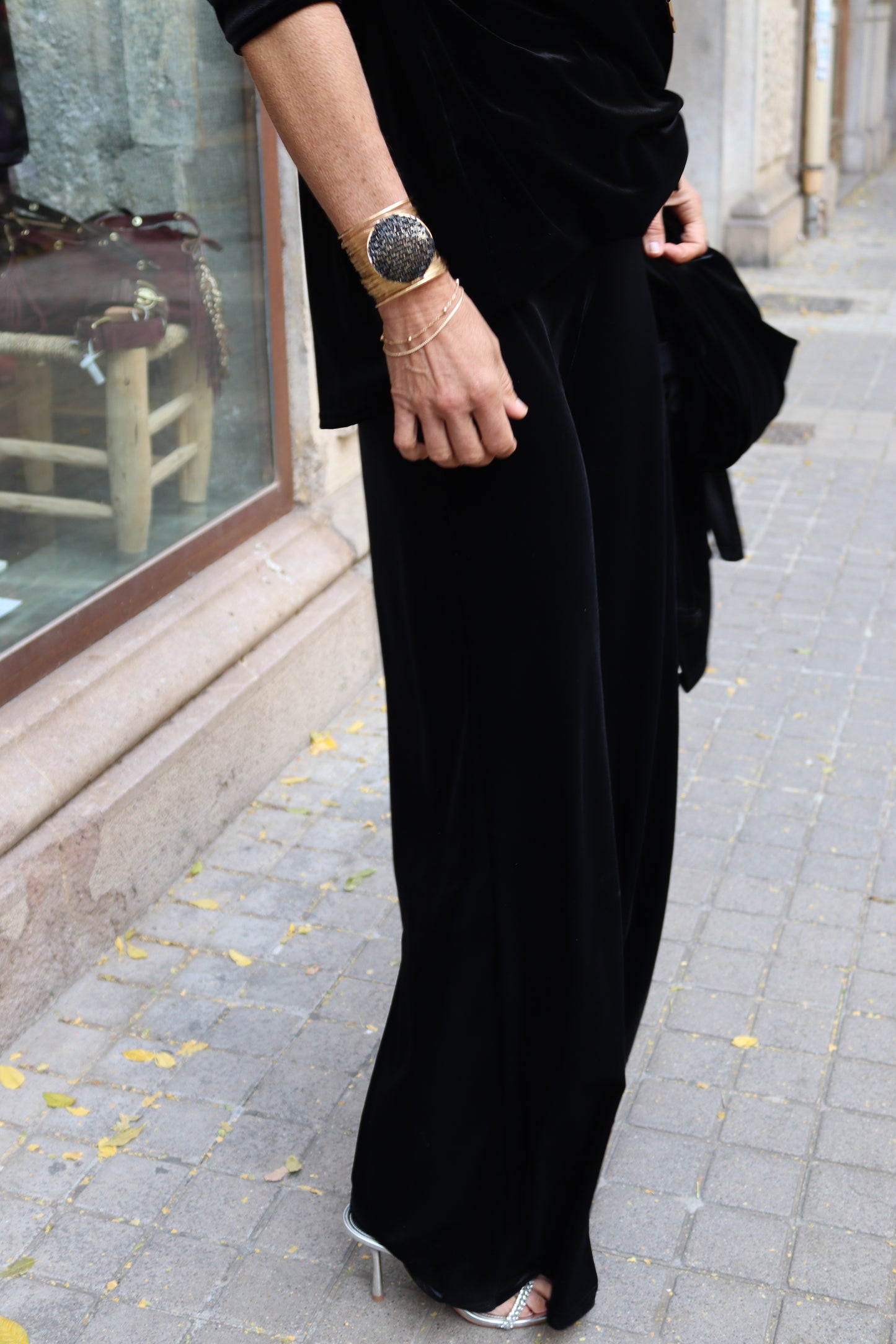 PANTALÓN RECTO TERCIOPELO NEGRO