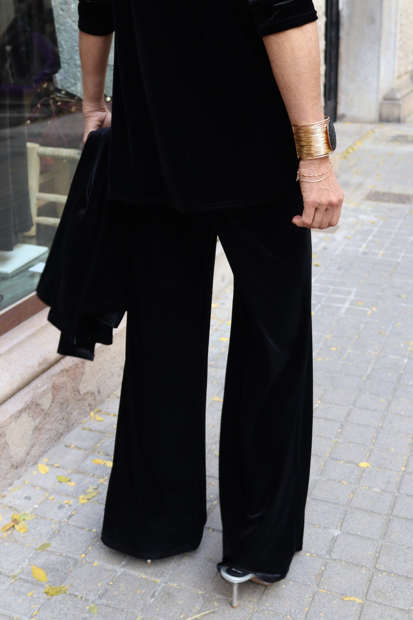 PANTALÓN RECTO TERCIOPELO NEGRO