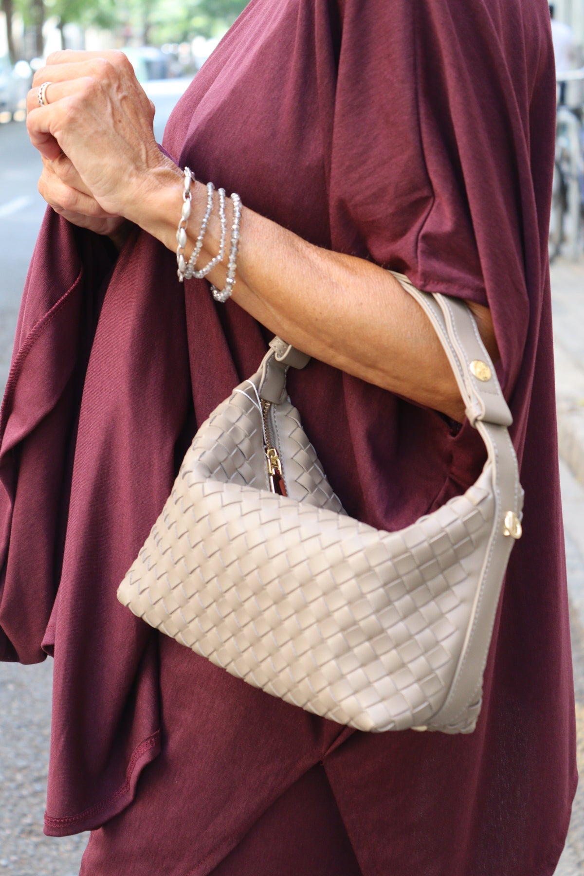 BOLSO BANDOLERA TRENZADO TOPO
