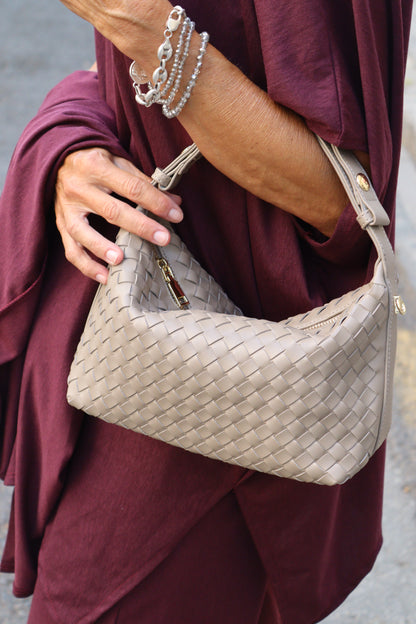 BOLSO BANDOLERA TRENZADO TOPO