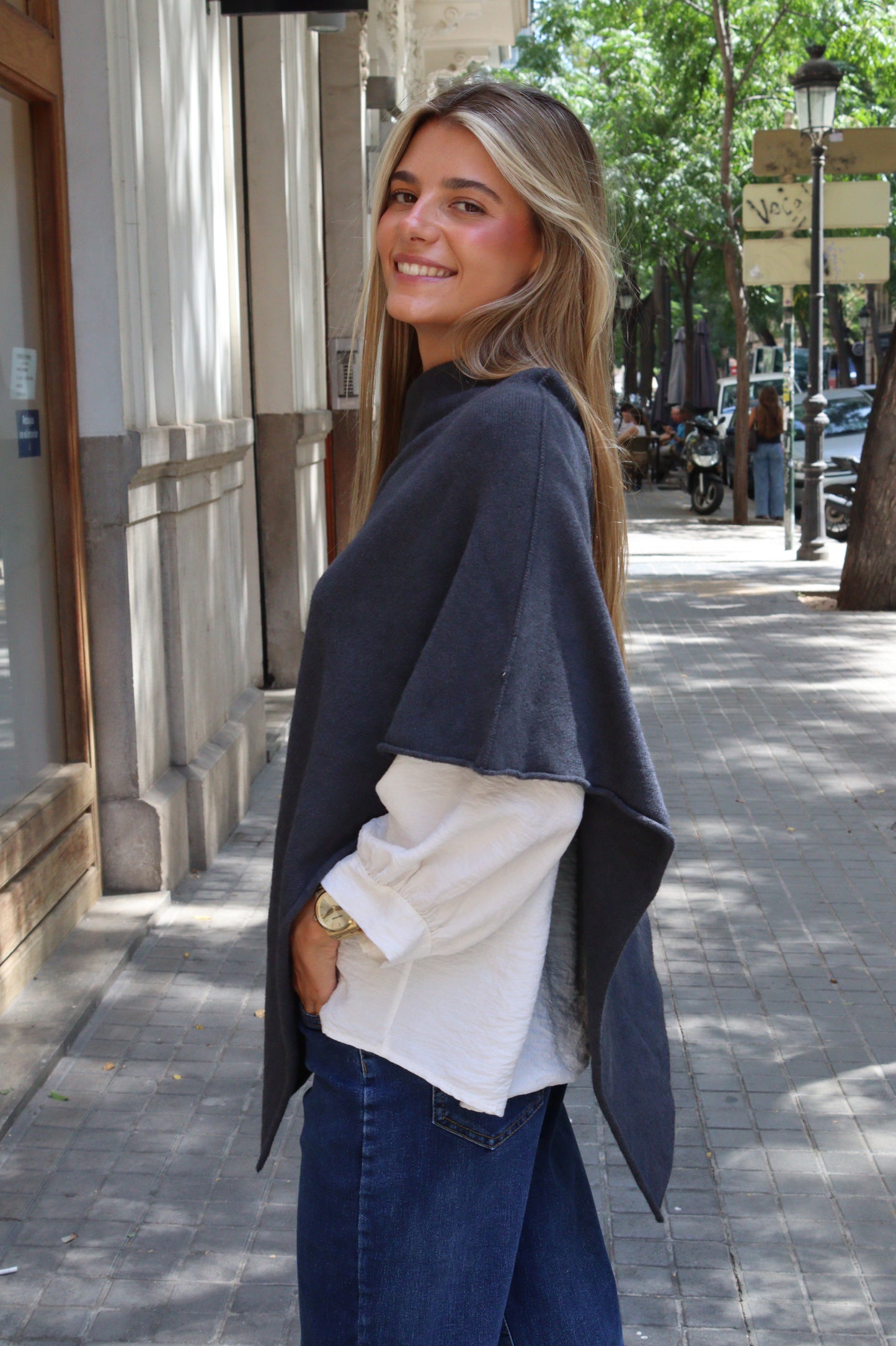 PONCHO PAULA GRIS