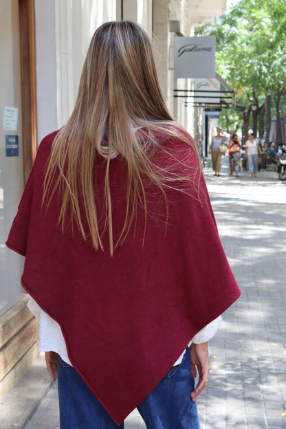 PONCHO PAULA VINO