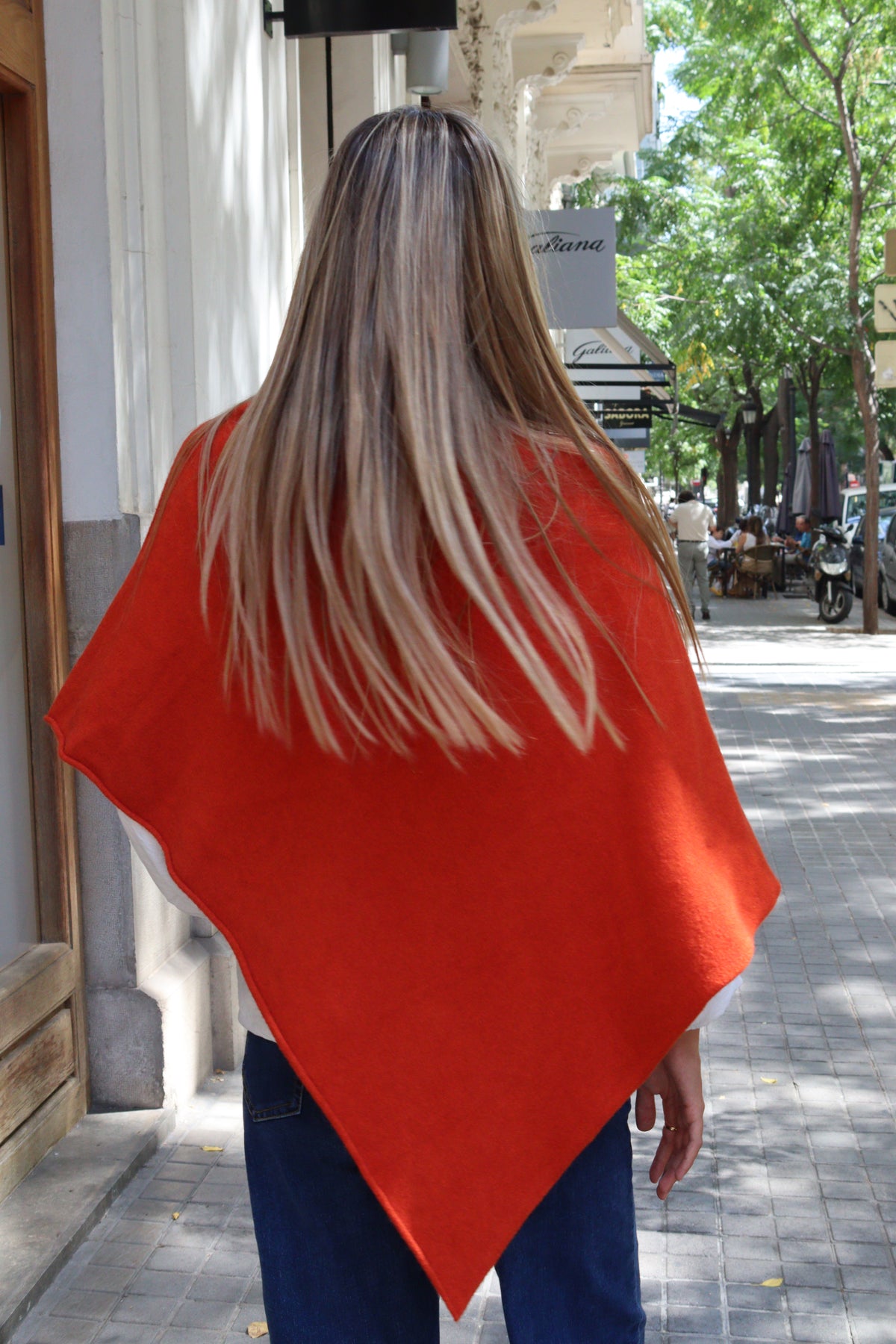 PONCHO PAULA NARANJA