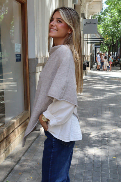 PONCHO PAULA ARENA
