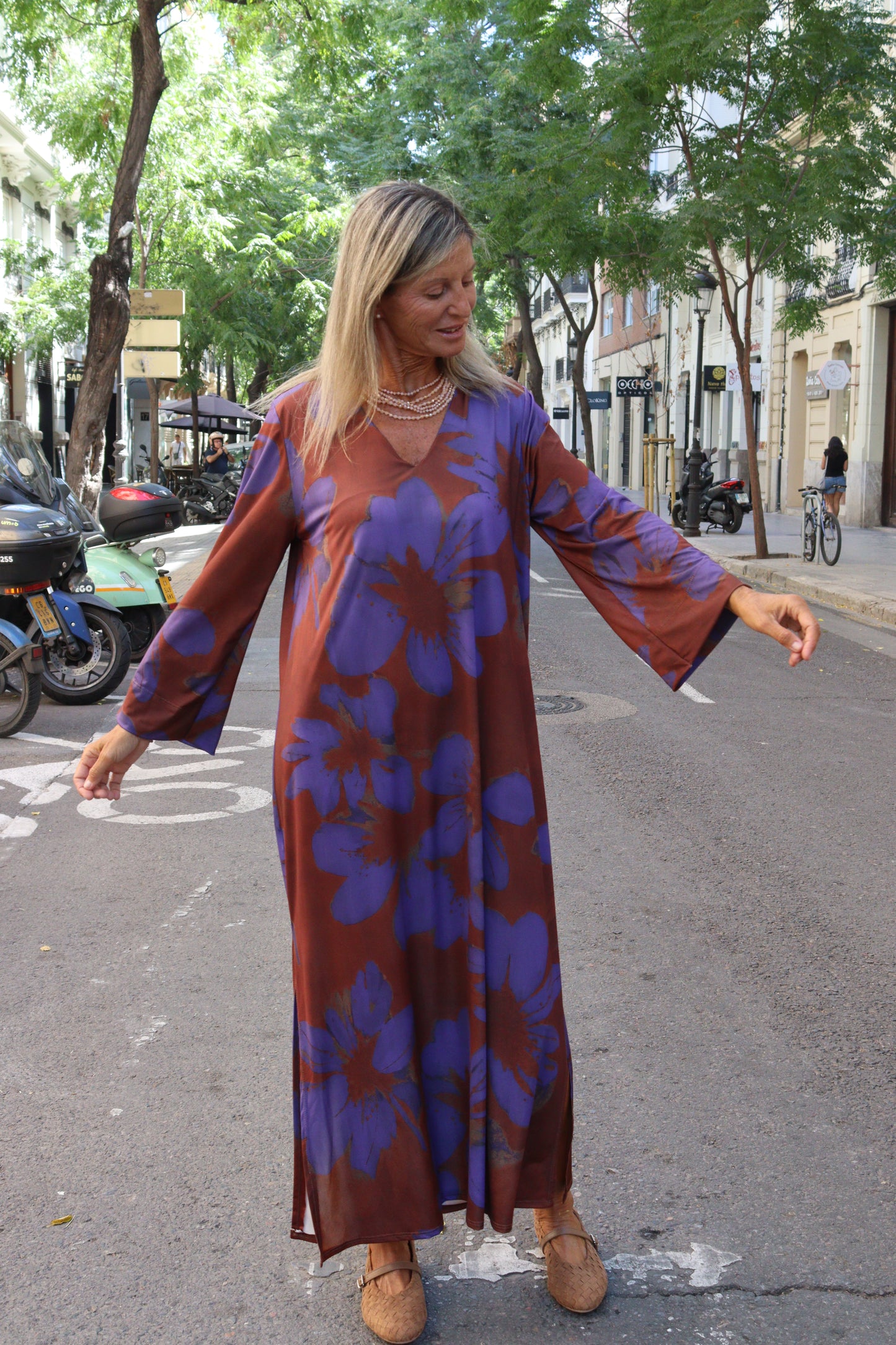 VESTIDO FLOR MORADA