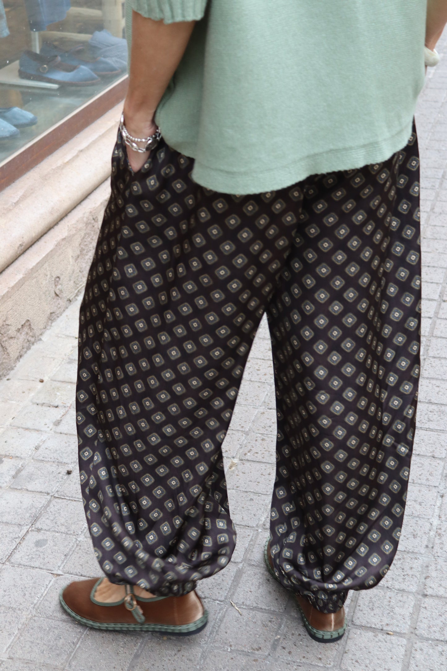 PANTALÓN BOMBACHO GRIS